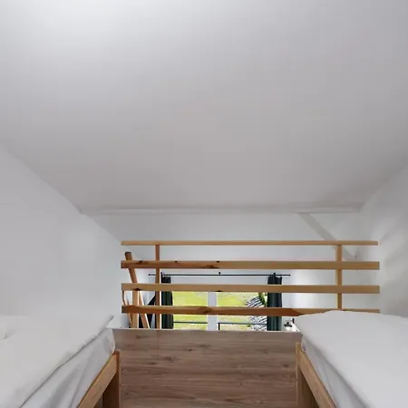 ベッド・アンド・ブレックファスト Forrest 4*