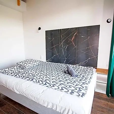 Bed and Breakfast Forrest 4*